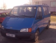 микроавтобус Ford Transit